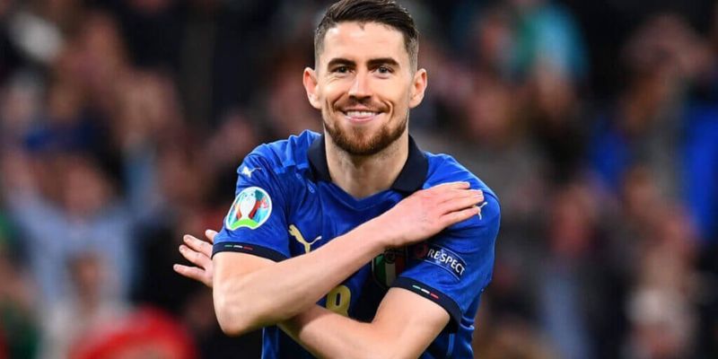 5 Cầu Thủ ChelSea Đóng Góp Quan Trọng Trong Chiến Tích Vô Địch C1 2021 5 Tiền vệ người Ý- Jorginho