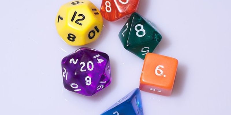 Cách Đổ Xúc Xắc Qua Mặt Các Đại Cao Thủ Cờ Bạc 1 Lắc xúc xắc sicbo đầy thú vị và hấp dẫn