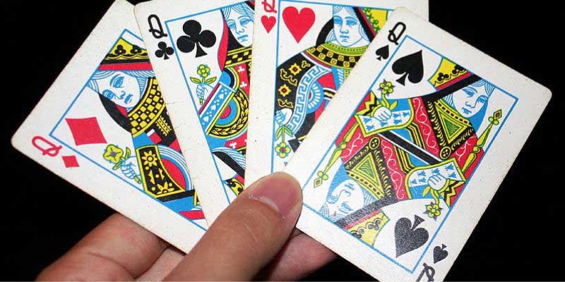 Tứ Quý Là Gì? Luật Chơi Bài Tiến Lên Mà Bạn Cần Nắm 2 Cần phải biết cách chia bài