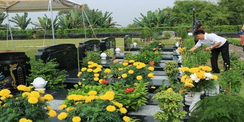 Nằm mơ thấy mồ mả thì số nào sẽ là số may mắn 3 Mơ thấy mồ mả có hoa thì phải đánh ngay số 22, 26, 38