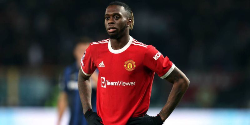 Top 5 Danh Sách Các Cầu Thủ Đội Bóng MU Mang Danh Phản Thầy 4 Hậu vệ chạy cánh phải Aaron Wan-Bissaka
