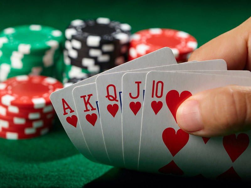 Thùng phá sảnh là tay bài mạnh thứ 2 trong Poker